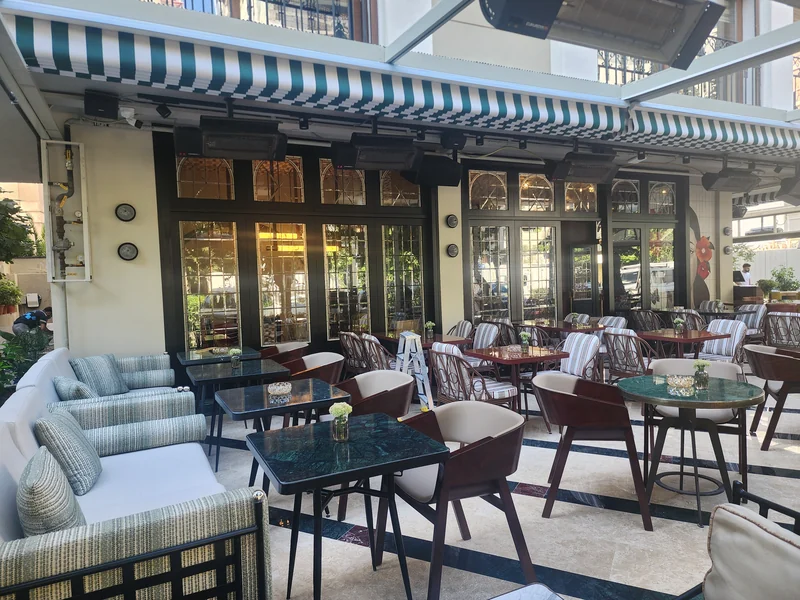 %100 More Alsancak Restorant — Fotoğraf 1
